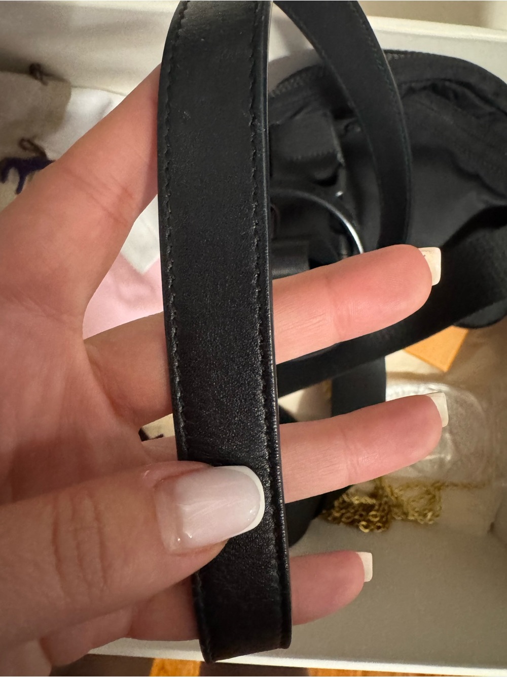 Gucci Black Leather Belt with Gold Double G Buckle - Picture 3 of 5